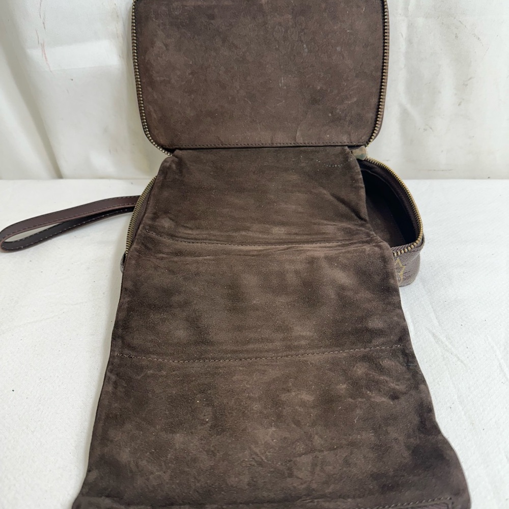 Louis Vuitton Cosmetics Pouch - Picture 9 of 10